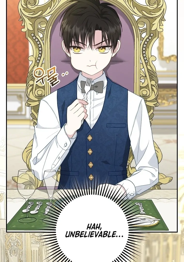 Read baby snow leopard of the black leopard family Manga Online